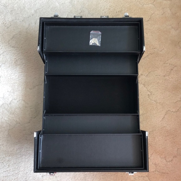 Younique Black Makeup Trunk - Picture 2 of 4